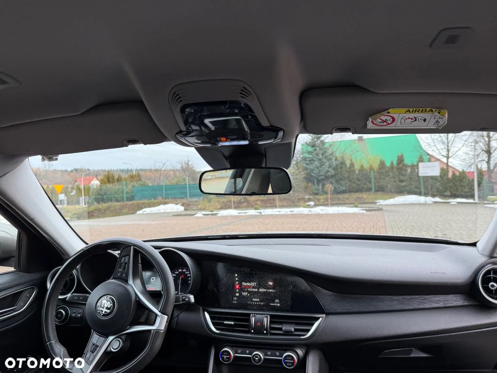 Alfa Romeo Giulia 2.2 - 14