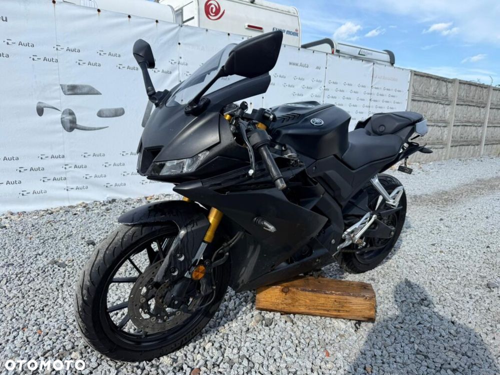 Yamaha YZF - 4