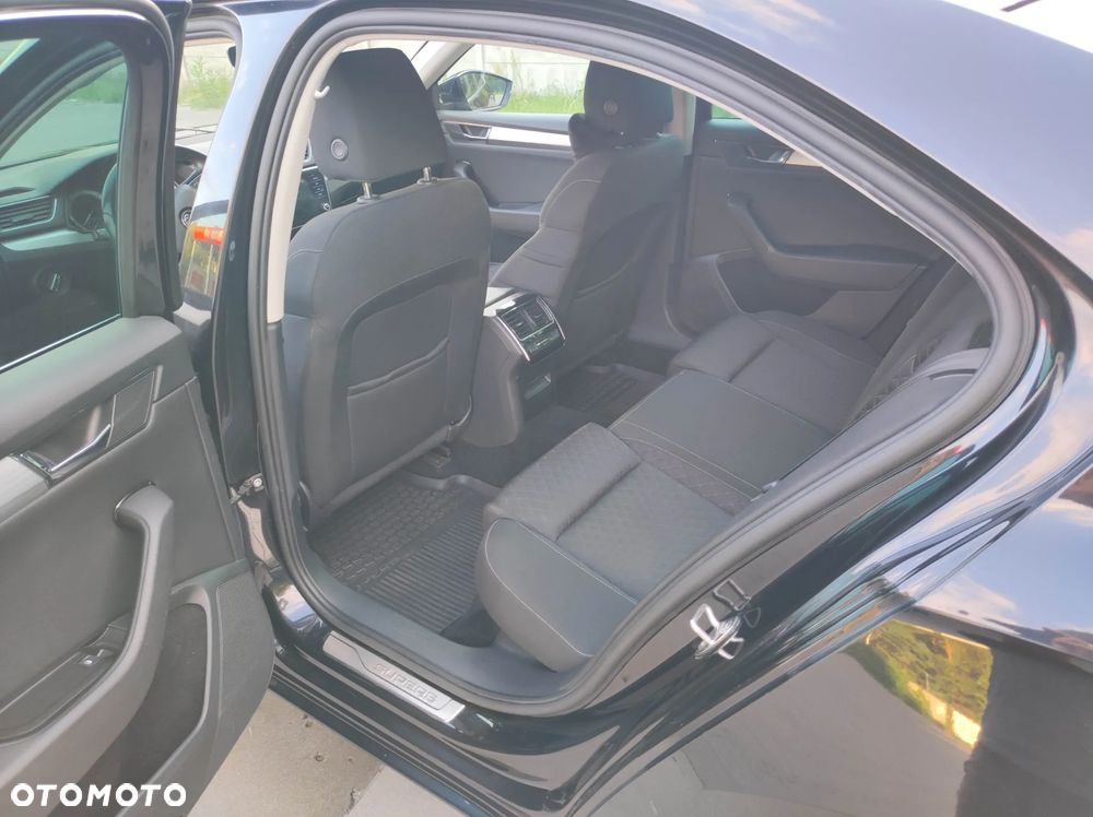Skoda Superb 2.0 TDI SCR Ambition - 12
