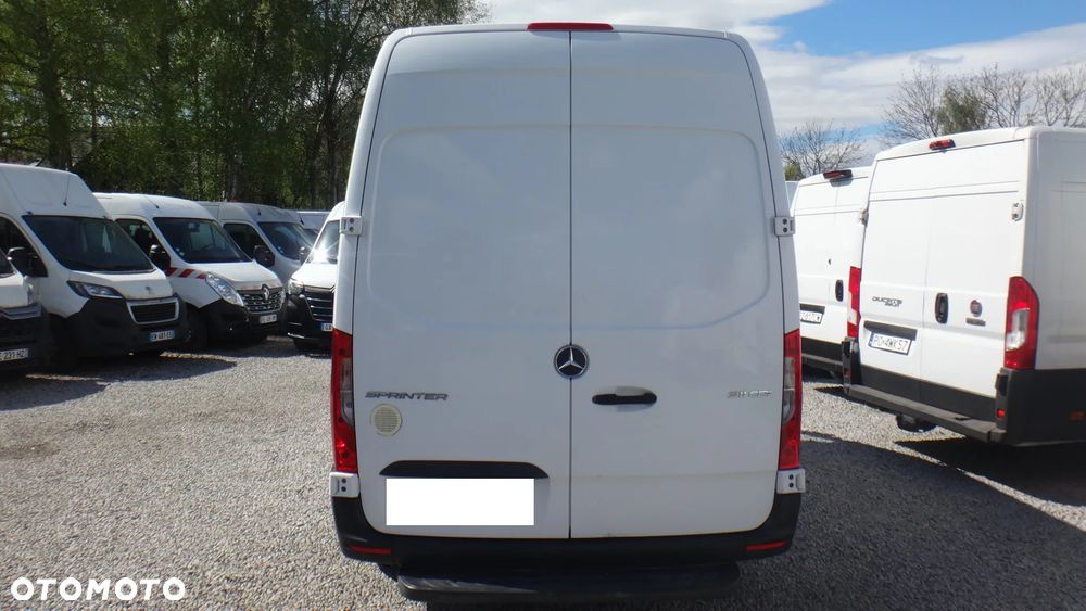 Mercedes-Benz Sprinter - 5