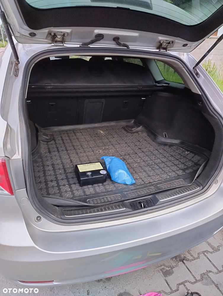 Toyota Avensis 2.0 D-4D Sol plus+NAVI - 16