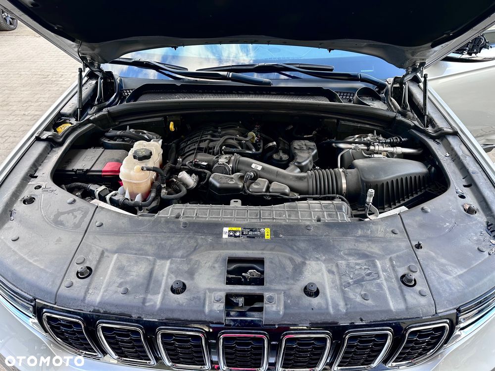 Jeep Grand Cherokee - 16