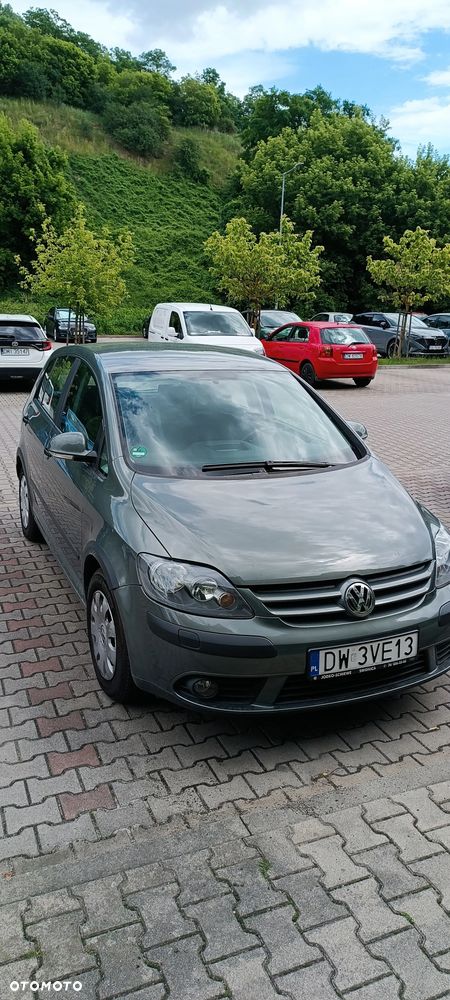 Volkswagen Golf Plus 1.6 FSI Comfortline - 1