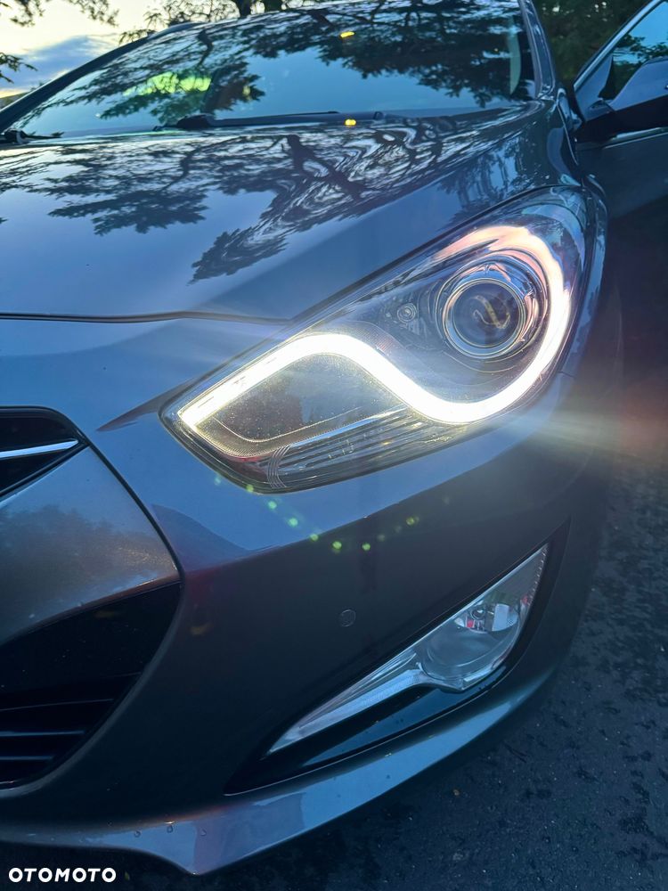 Hyundai i40 i40cw 1.7 CRDi Automatik Fifa World Cup Edition Gold - 39