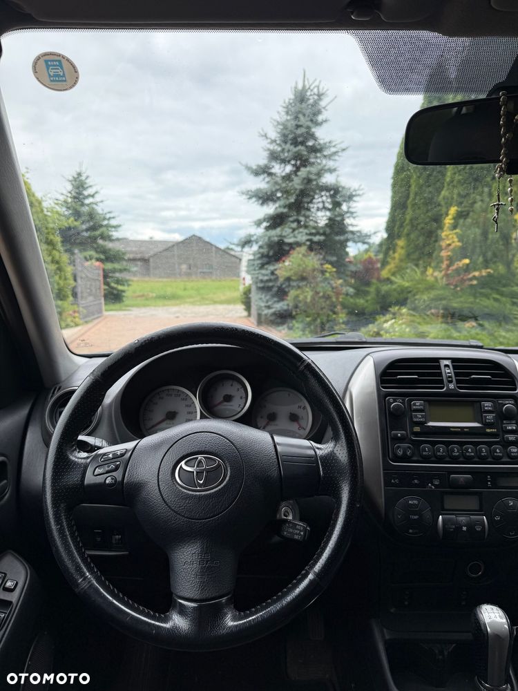 Toyota RAV4 2.0 D-4D 4x4 - 12
