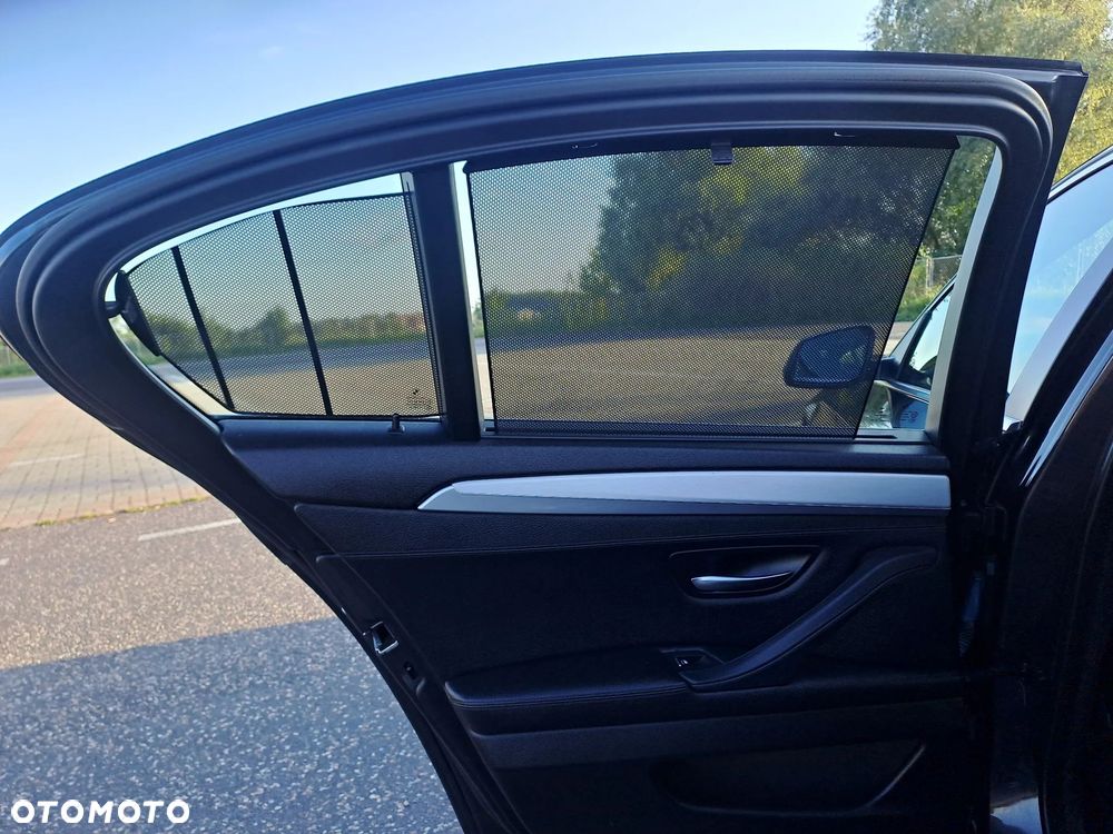 BMW Seria 5 520d Luxury Line - 14