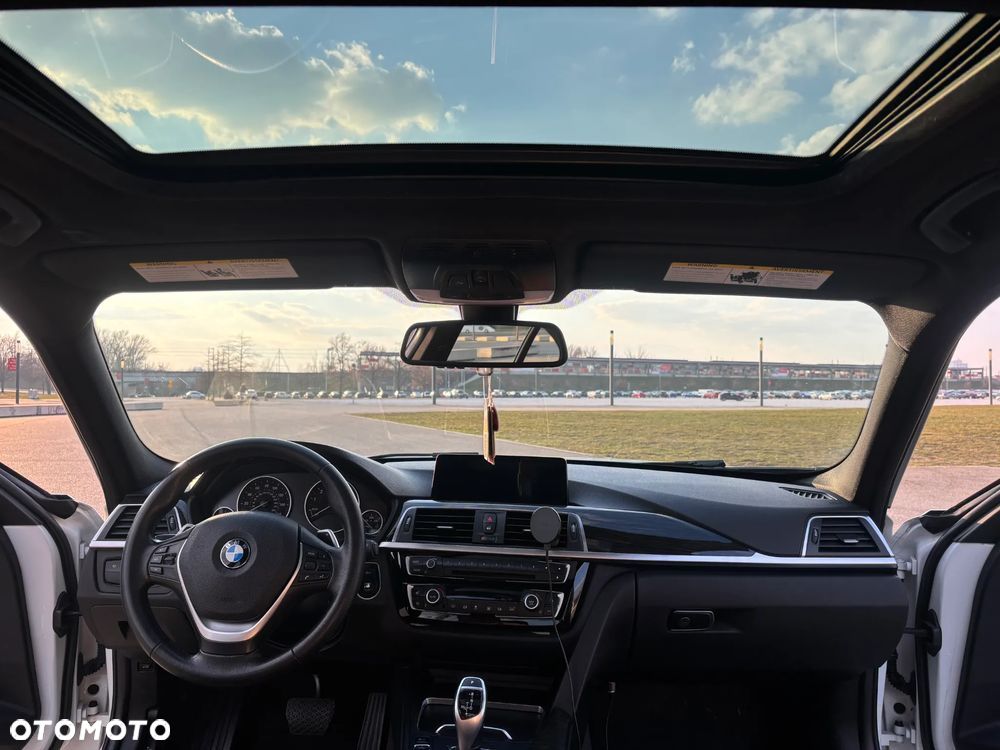 BMW Seria 3 330i Luxury Line sport - 17