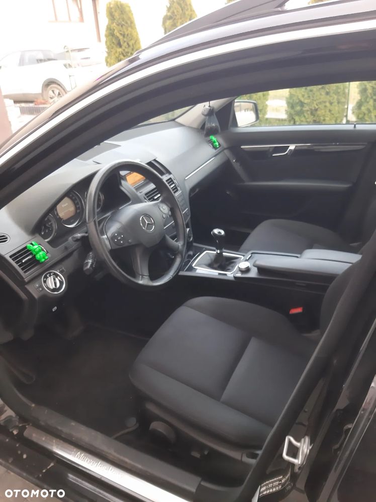 Mercedes-Benz Klasa C 180 CGI BlueEFFICIENCY - 15