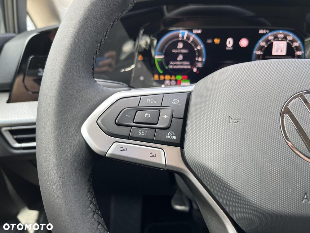 Volkswagen Golf - 36