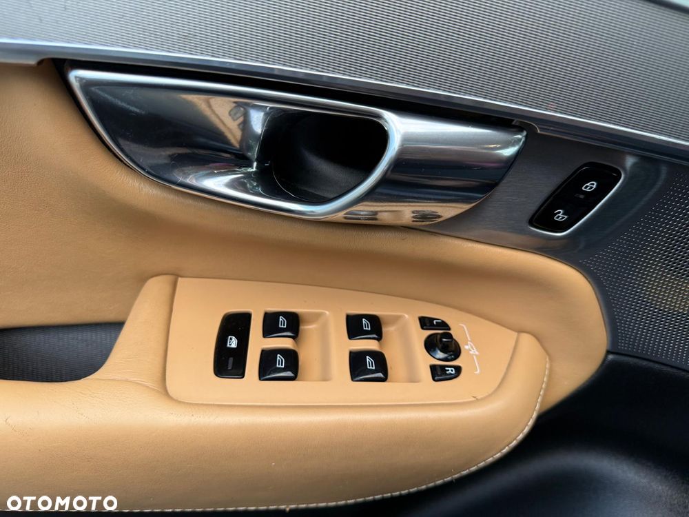 Volvo XC 90 T6 AWD Inscription 7os - 36