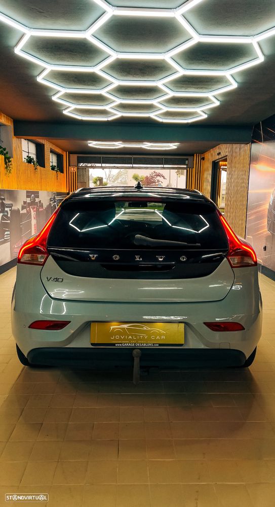 Volvo V40 D2 Summum - 11