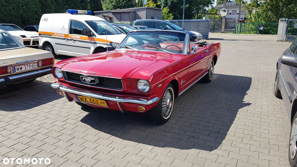 Ford Mustang - 9