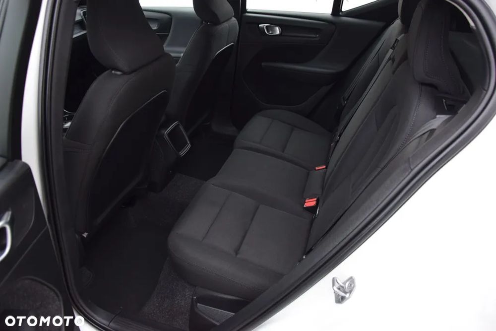 Volvo XC 40 T2 Essential - 16