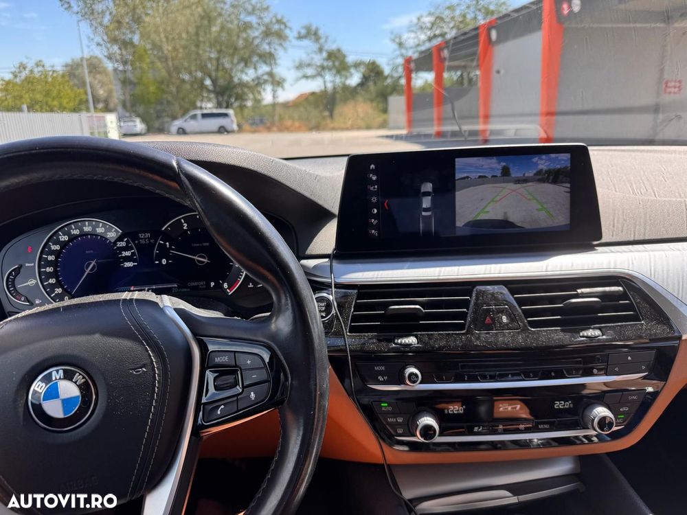BMW Seria 5 530d xDrive AT - 12