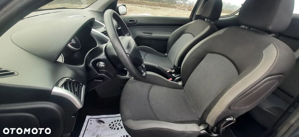 Peugeot 206 plus - 37