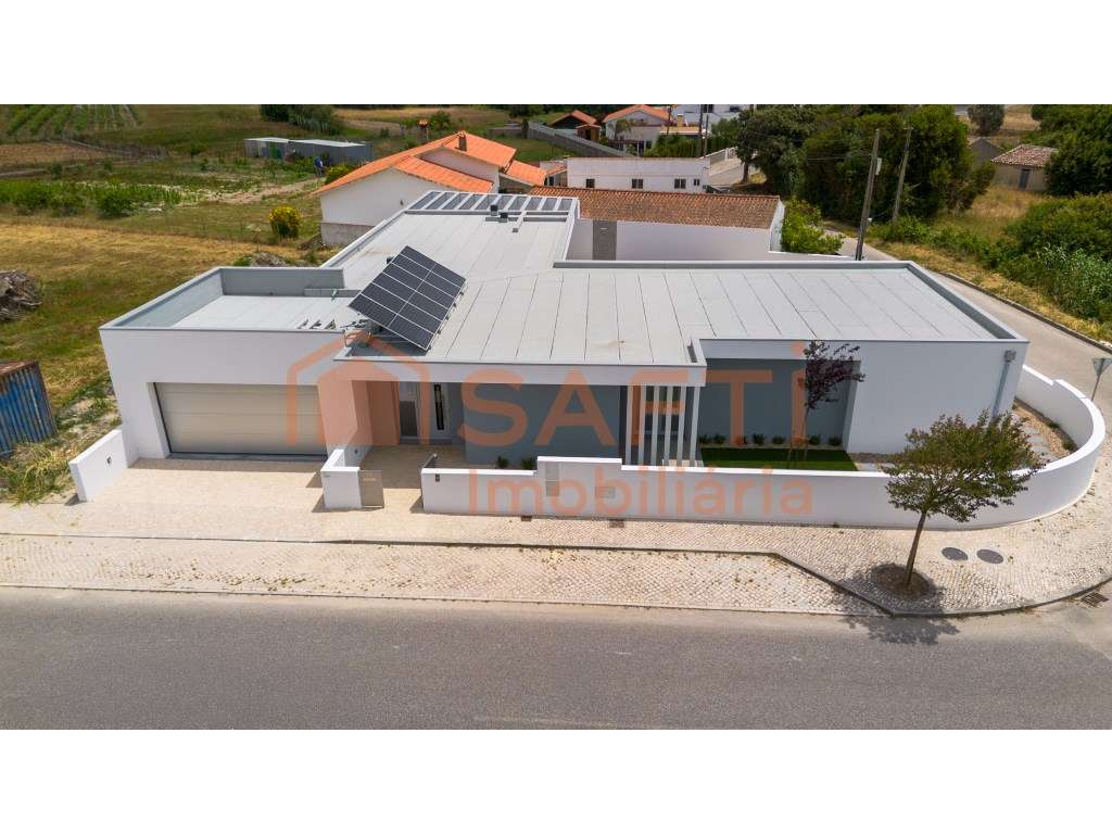 Moradia T4 de Arquitetura Contemporânea com Piscina | Nadadouro - F... - Grande imagem: 5/60