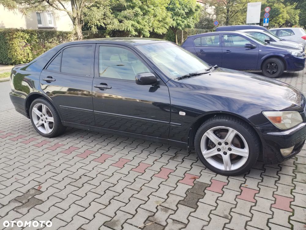 Lexus IS 200 Elegance - 1