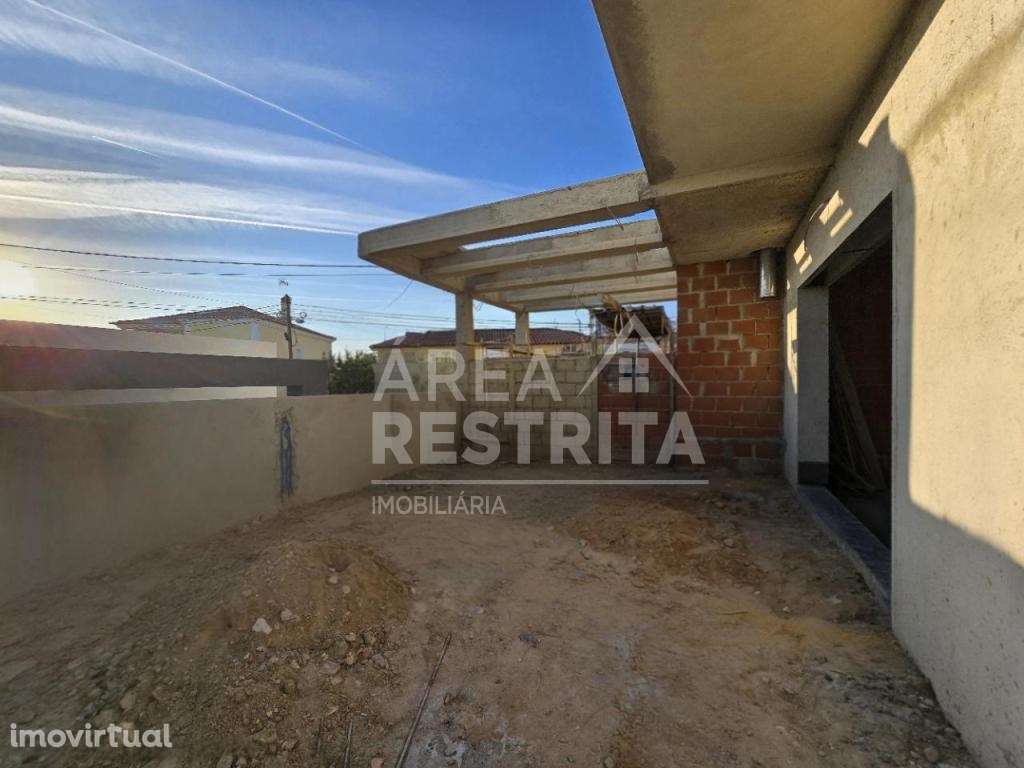 Moradia Gemin. T3 c/2 Suites, Pinhal General - Fernão Ferro - Grande imagem: 5/24