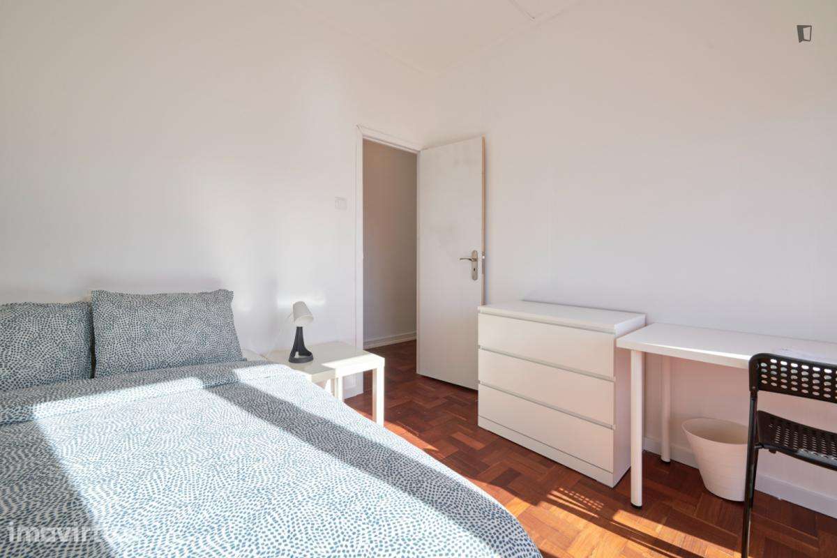 Quarto - localizado em Entrecampos Lisbon - Grande imagem: 5/26