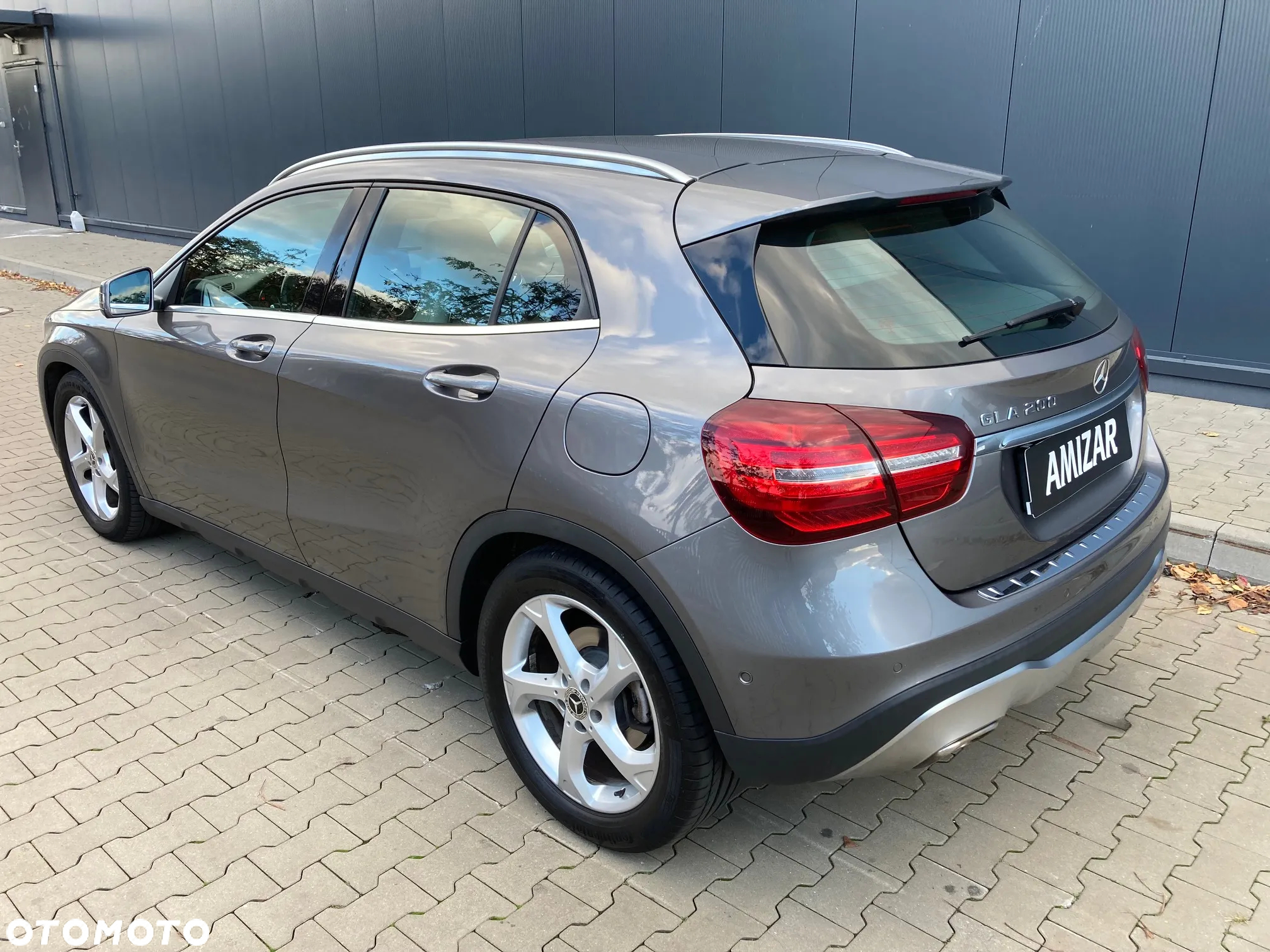 Mercedes-Benz GLA 200 7G-DCT AMG Line - 3