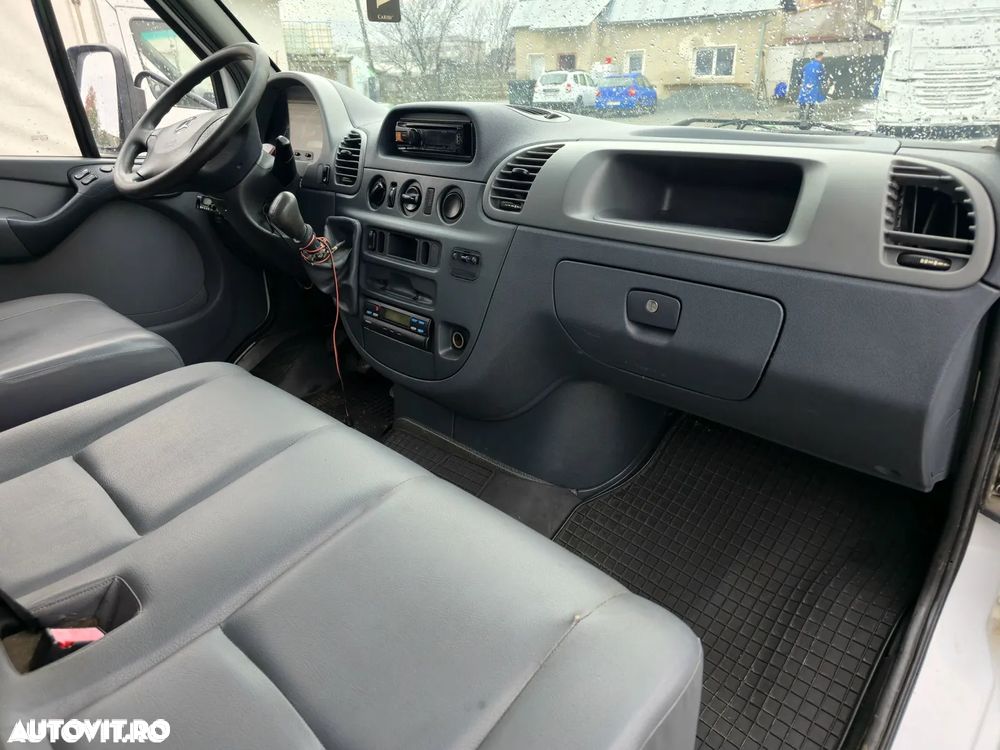 Mercedes-Benz Sprinter - 10