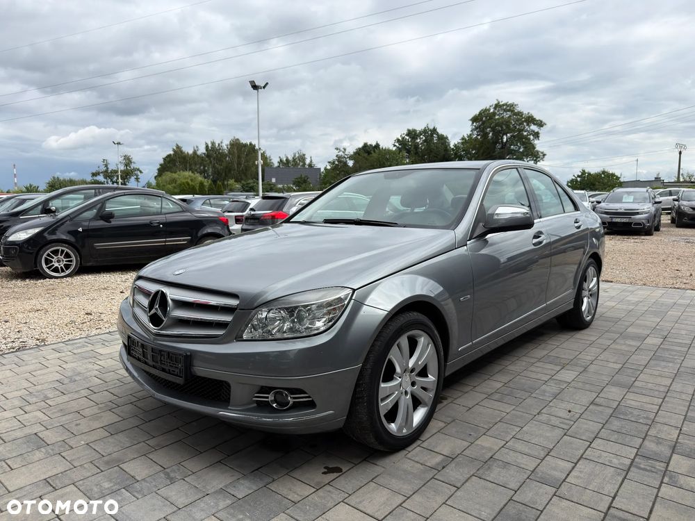 Mercedes-Benz Klasa C 180 CGI BlueEFFICIENCY Avantgarde - 17