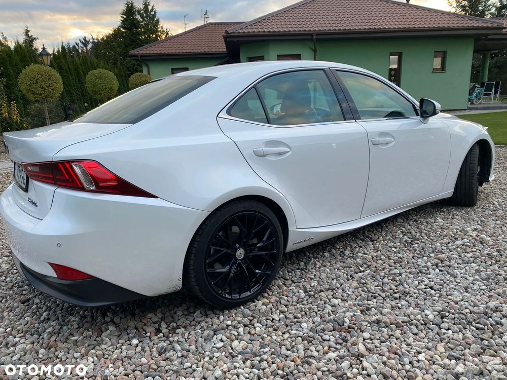 Lexus IS 300h Elite - 6