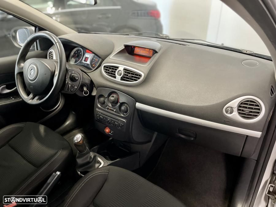 Renault Clio Break 1.5 dCi Dynamique S - 16