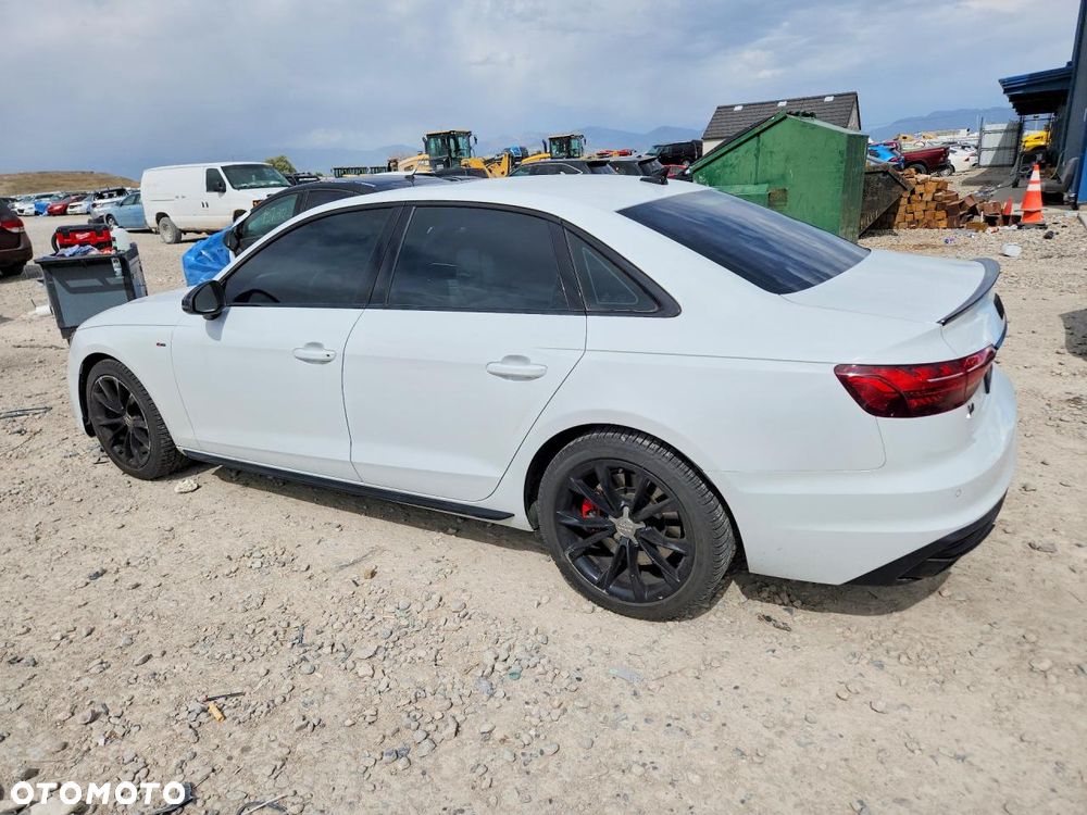Audi A4 Limousine 40 TFSI quattro S tronic S line - 2