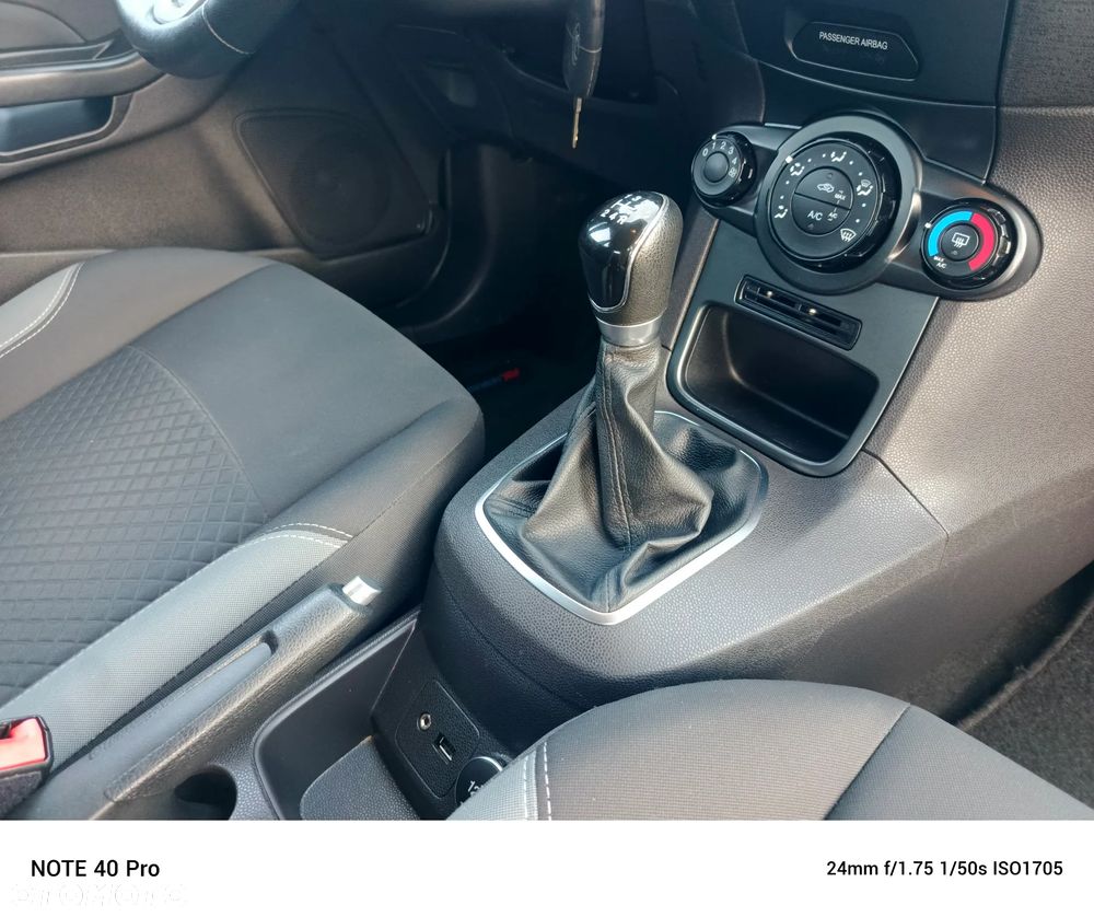 Ford Fiesta 1.0 EcoBoost Champions Edition - 25