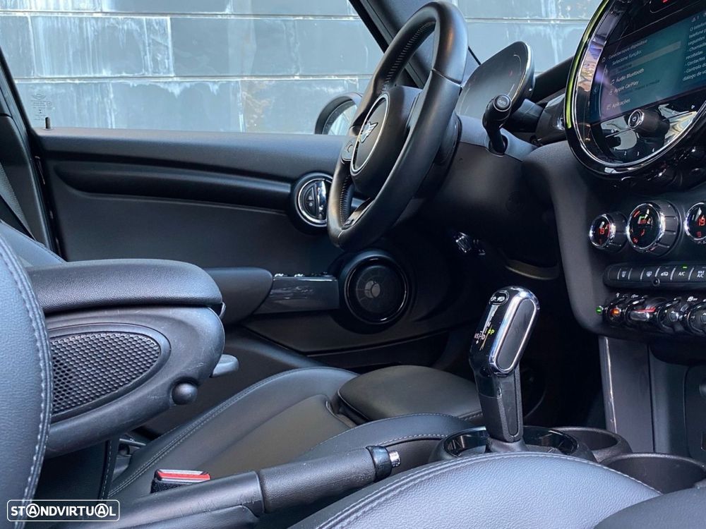 MINI 5 Portas Cooper Premium Classic Auto - 15