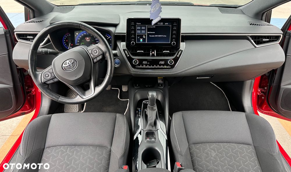Toyota Corolla 2.0 Hybrid Executive - 18