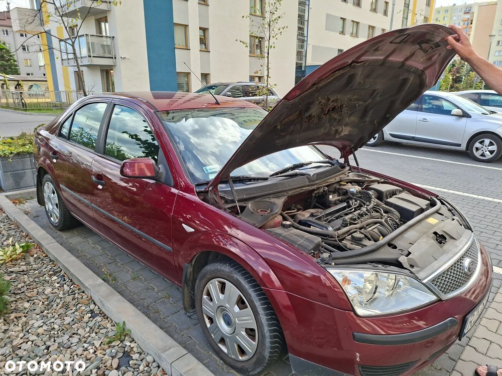 Ford Mondeo 1.8 Ambiente - 14