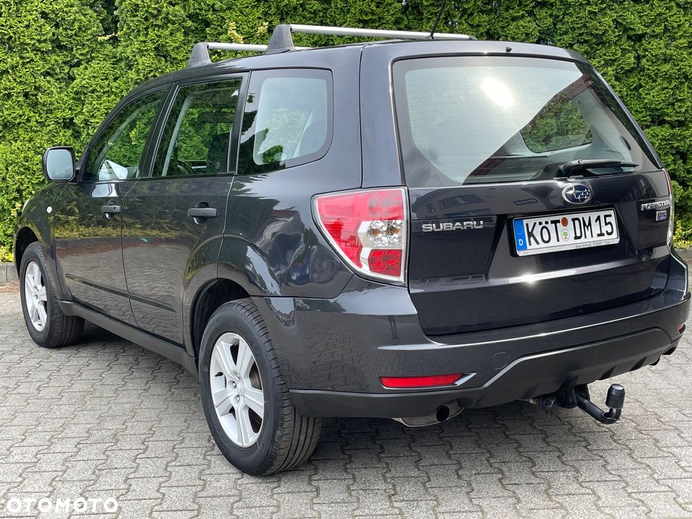 Subaru Forester 2.0D Active - 11