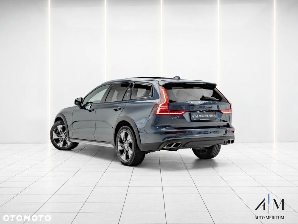 Volvo V60 Cross Country B4 D AWD Geartronic - 4