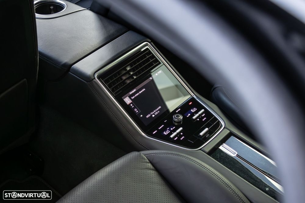 Porsche Panamera - 36