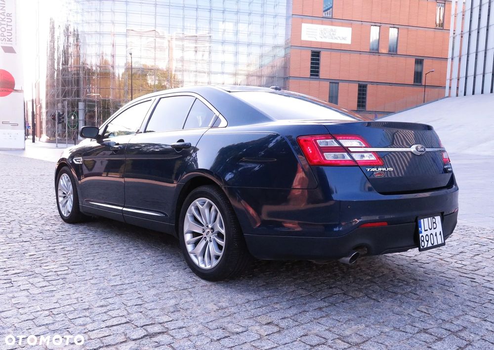 Ford Taurus - 5