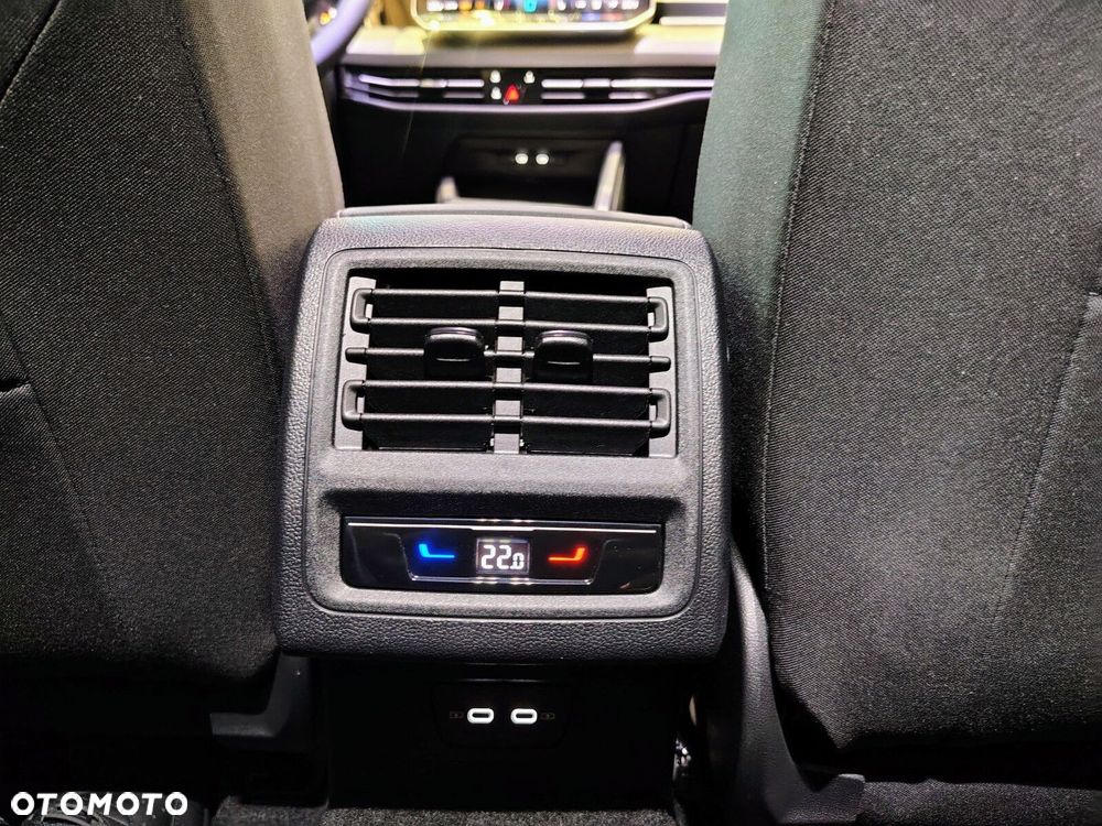 Volkswagen Golf - 23