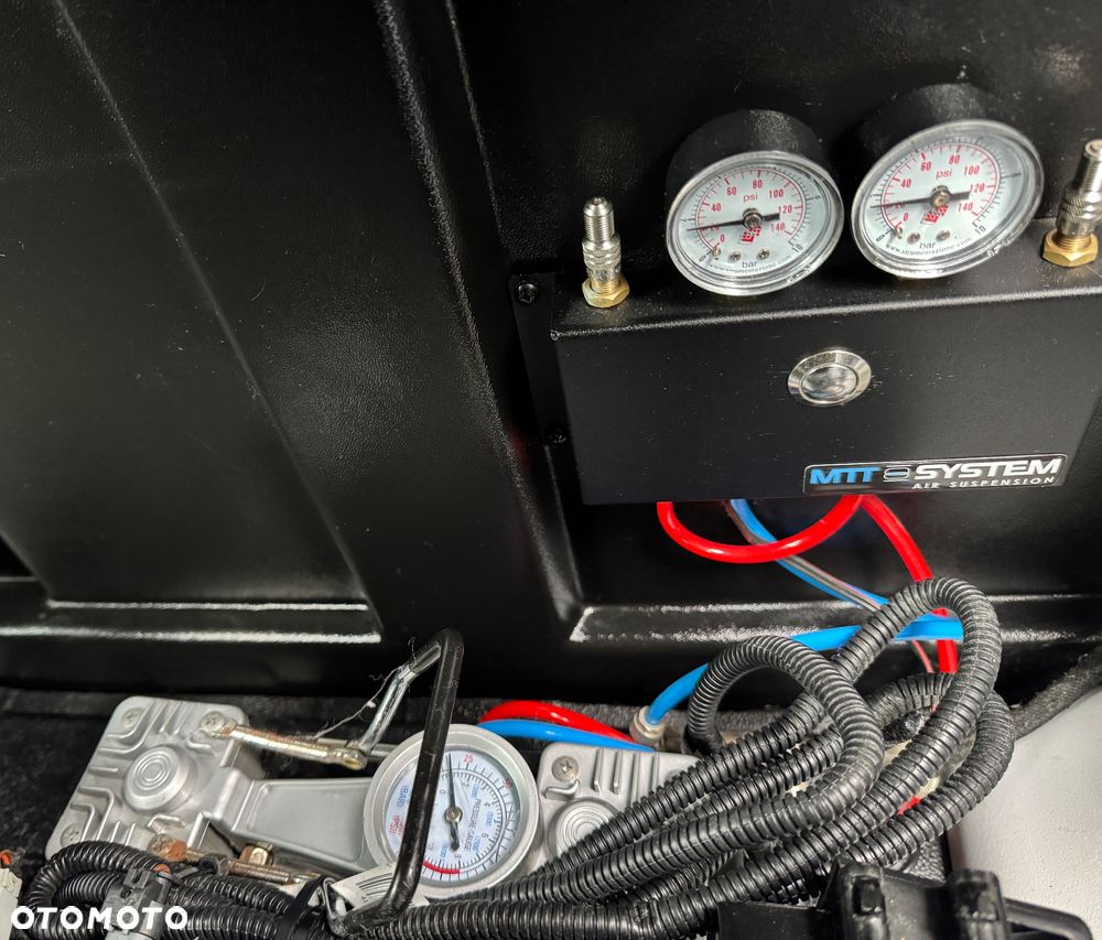 Iveco Daily 2023r Hi-Matic‼️70C21H‼️Winda Bar 1000KG // Plandeka 15 Palet Firanka‼️Spanie z tyłu Spojtrak XL Poduszki Pneumatyczne Wysokość rampowa Full LED Tempomat Salon Polska DMC7200KG Faktura Vat 23% TwinCab - 14