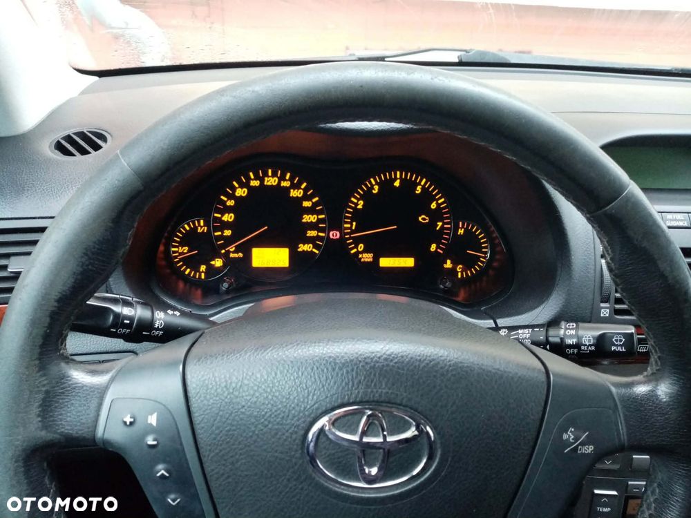 Toyota Avensis - 5