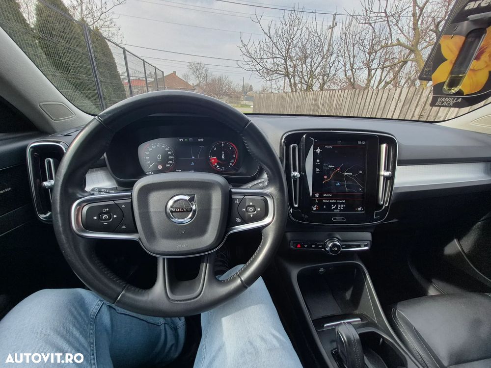 Volvo XC 40 D4 AWD Momentum - 2