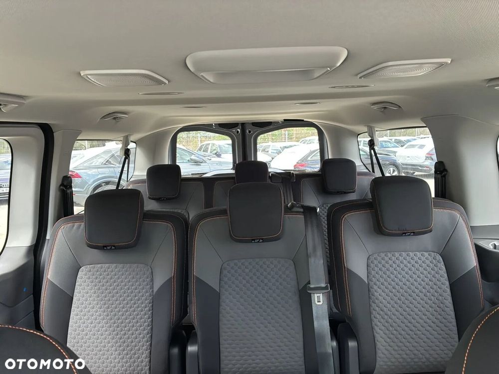 Volkswagen Caravelle - 20