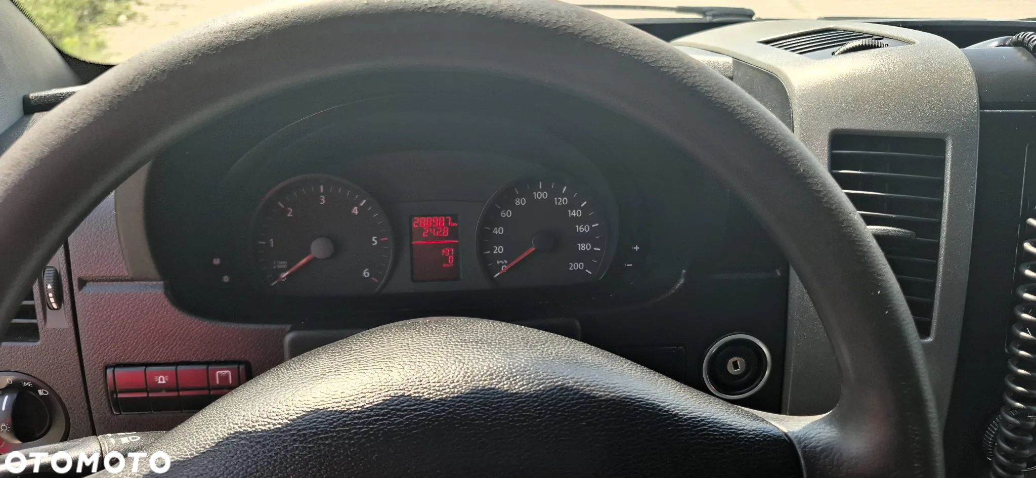 Volkswagen Crafter - 1