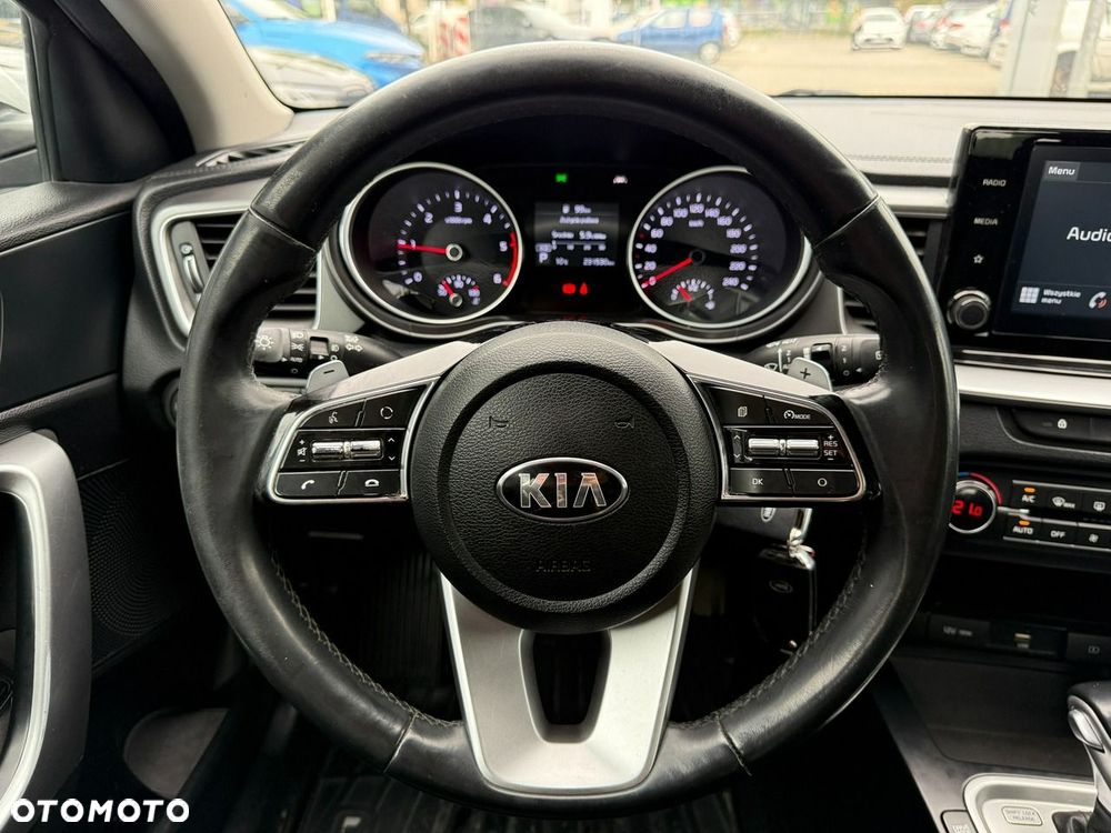 Kia Ceed - 12
