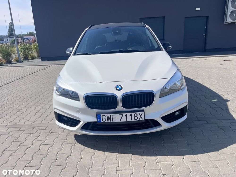 BMW Seria 2 216d Sport Line - 8