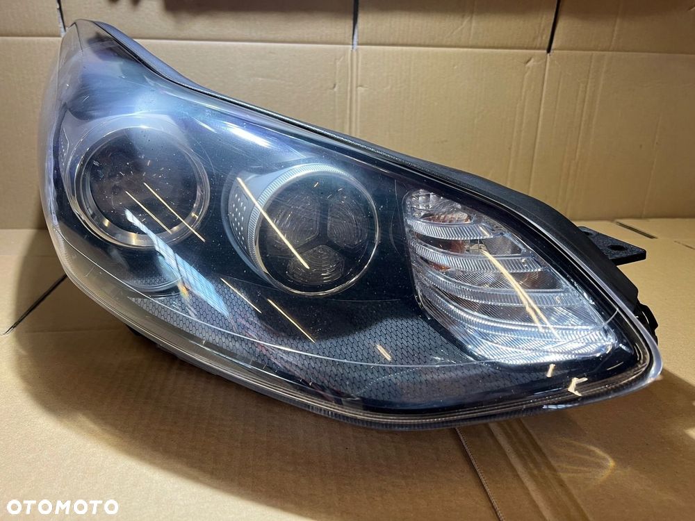 KIA SPORTAGE 4 IV LAMPA PRAWA PRZEDNIA PRAWY PRZÓD 92102-F1010 - 2