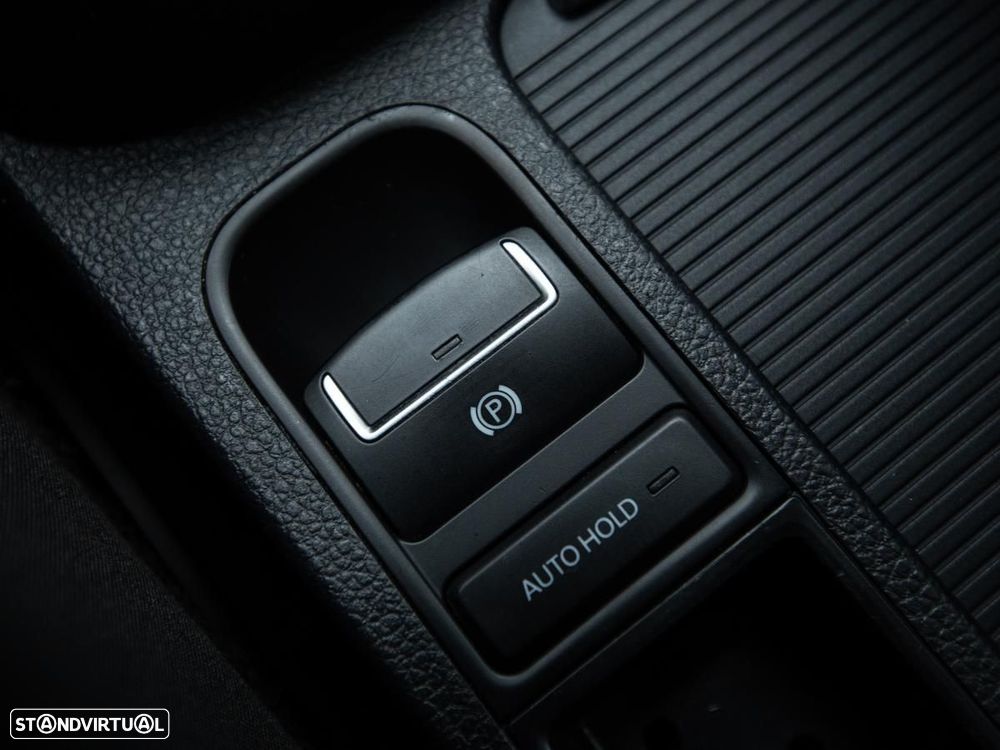 VW Sharan 2.0 TDI Blue Confortline DSG - 18