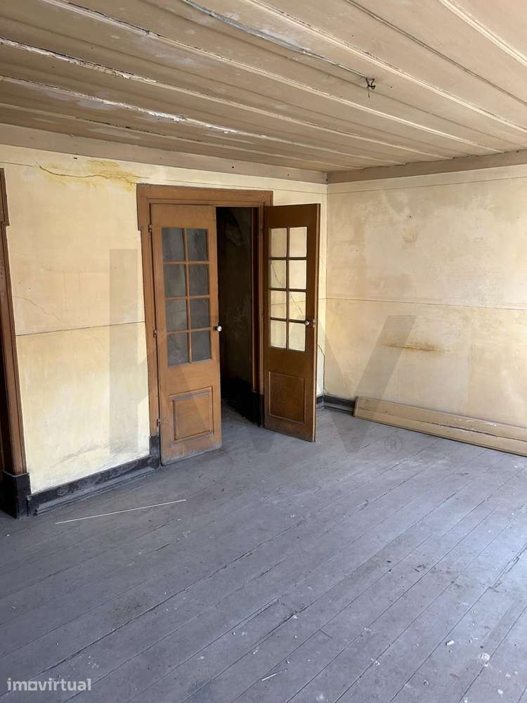 Prédio em propriedade total no centro do Montijo - Grande imagem: 4/23