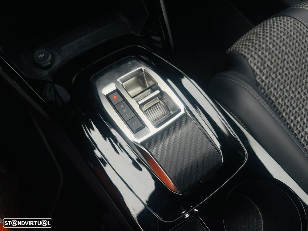Peugeot 2008 1.2 PureTech GT EAT8 - 29