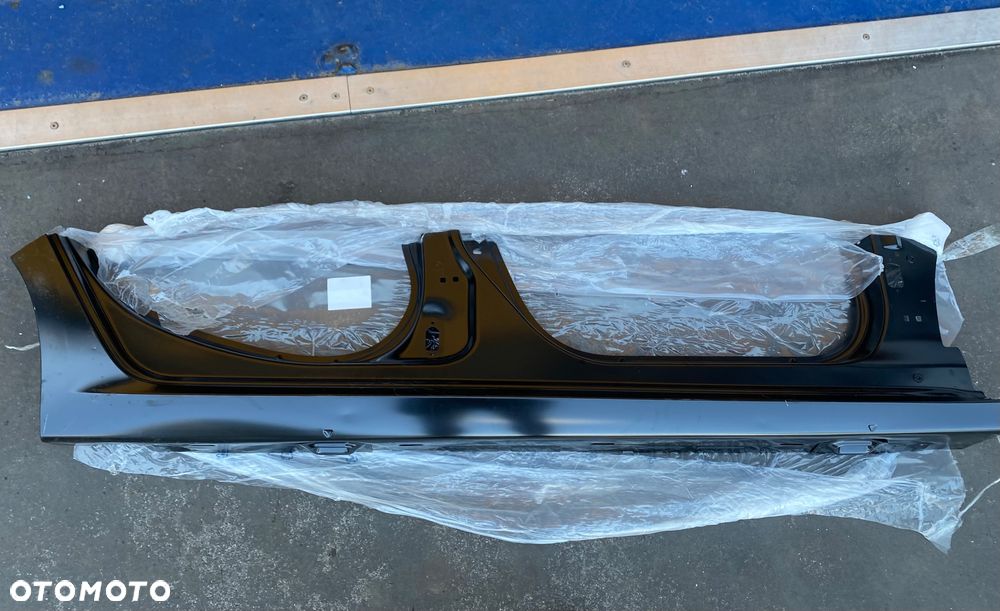 RENAULT MEGANE 4 IV NOWY ORYGINALNY PRÓG PRAWY poszycie progu prawego  prawe lift 764600185R Wwa - 2